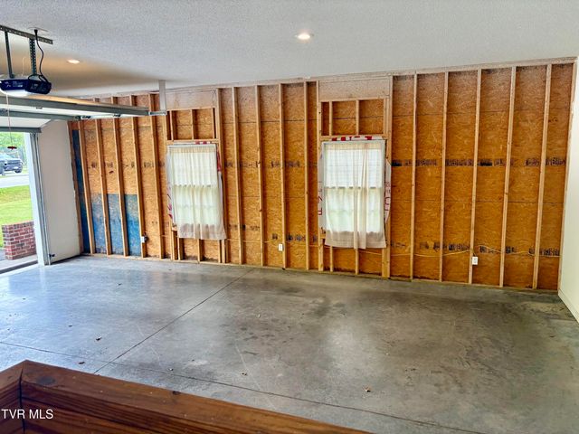 2251 Northeast Mountain Laurel Road, Norton, VA 24273
