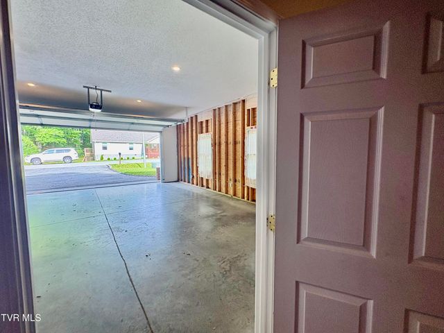 2251 Northeast Mountain Laurel Road, Norton, VA 24273