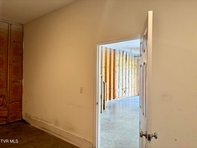 2251 Northeast Mountain Laurel Road, Norton, VA 24273