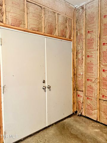 2251 Northeast Mountain Laurel Road, Norton, VA 24273