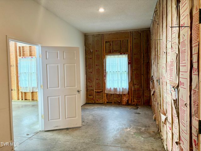 2251 Northeast Mountain Laurel Road, Norton, VA 24273
