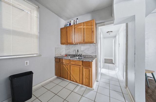 7913 S Laflin Street 1R, Chicago, IL 60620
