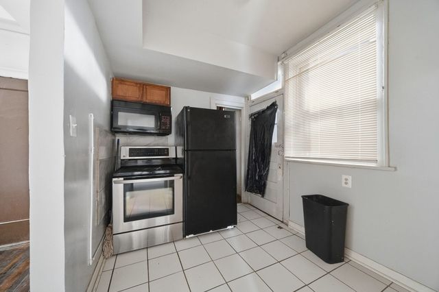7913 S Laflin Street 1R, Chicago, IL 60620