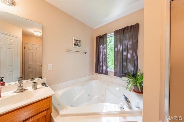 6803 Autumn Cove, Byrnes Mill, MO 63051