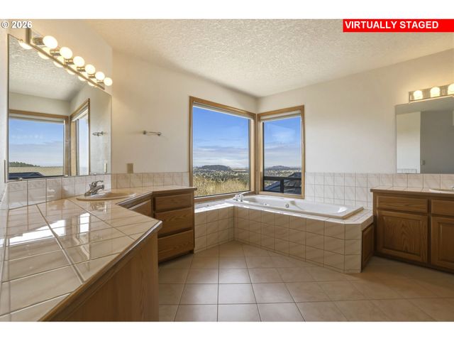 7611 Se 141ST Ave, Portland, OR 97236