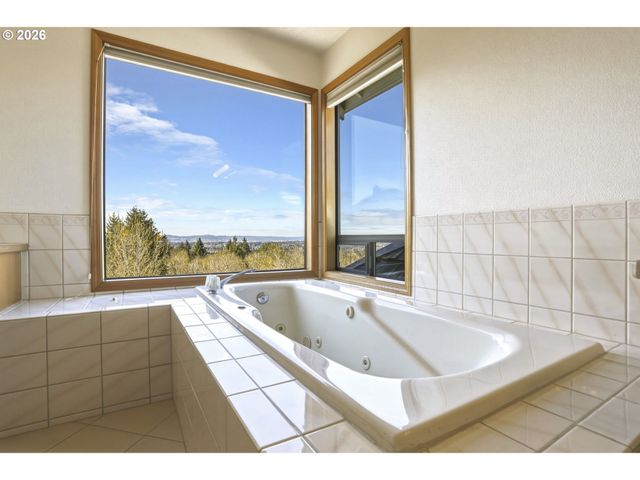 7611 Se 141ST Ave, Portland, OR 97236