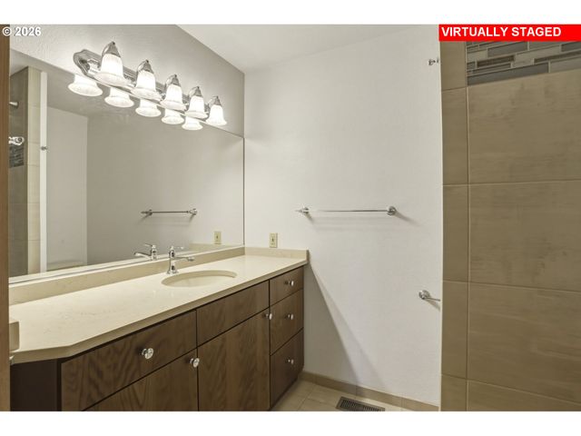 7611 Se 141ST Ave, Portland, OR 97236