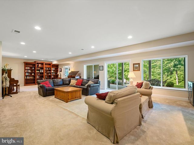 130 GROSBEAK CT, Lake Frederick, VA 22630