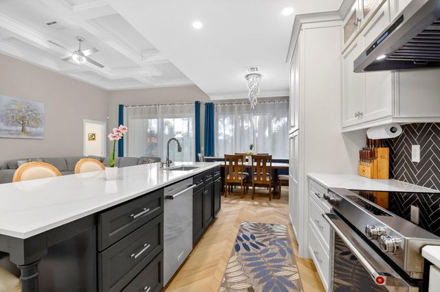 13567 Weyburne Drive, Delray Beach, FL 33446