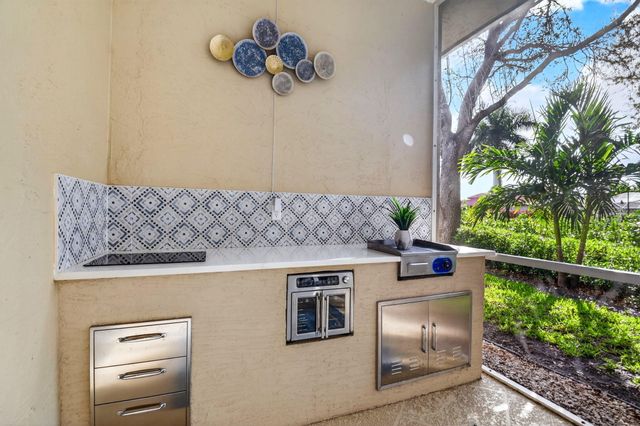 13567 Weyburne Drive, Delray Beach, FL 33446