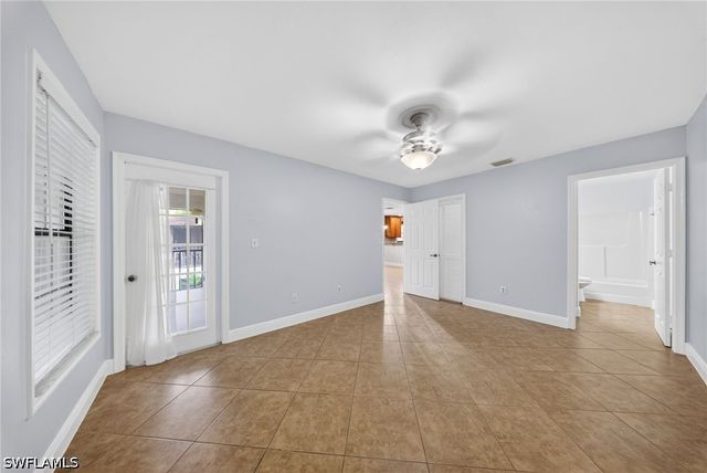 5270 Treetops DR J201, Naples, FL 34113