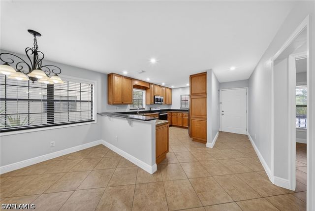 5270 Treetops DR J201, Naples, FL 34113
