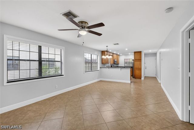 5270 Treetops DR J201, Naples, FL 34113