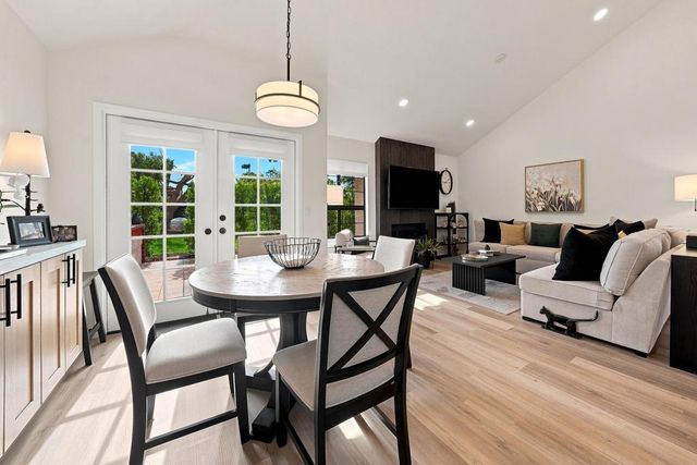 126 Avellino Circle, Palm Desert, CA 92211