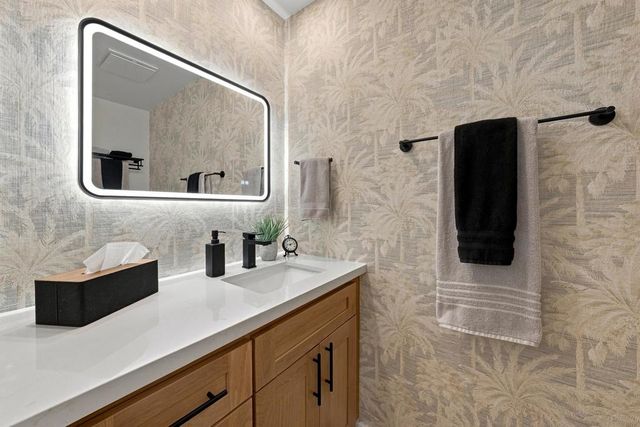 126 Avellino Circle, Palm Desert, CA 92211