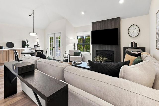 126 Avellino Circle, Palm Desert, CA 92211