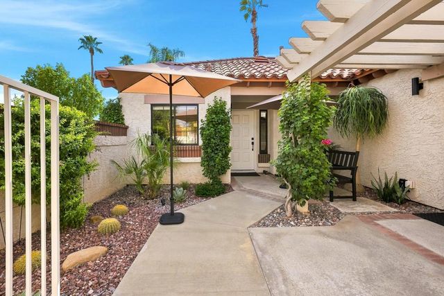 126 Avellino Circle, Palm Desert, CA 92211
