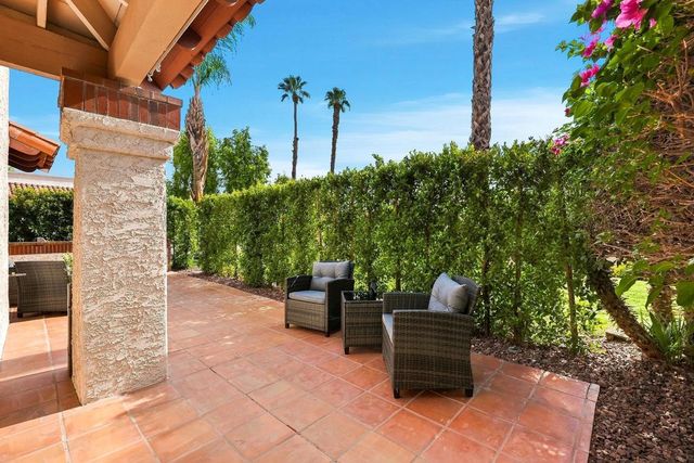 126 Avellino Circle, Palm Desert, CA 92211