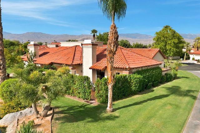 126 Avellino Circle, Palm Desert, CA 92211