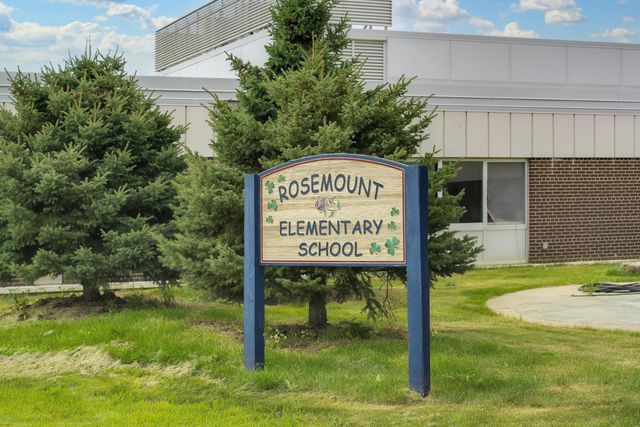 1061 Annagaire Curve, Rosemount, MN 55068