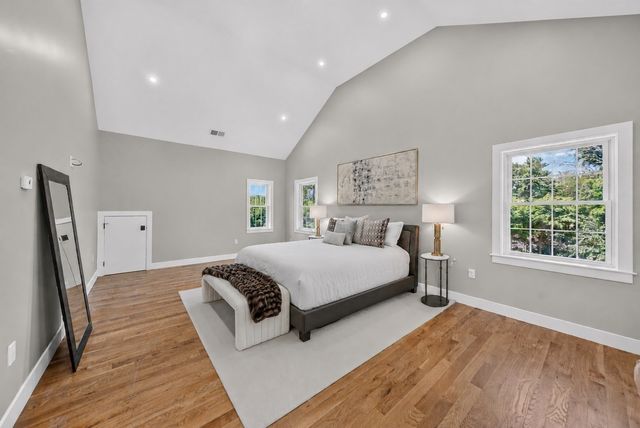 11 Viking Road, Winchester, MA 01890