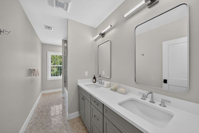 11 Viking Road, Winchester, MA 01890