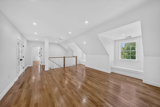 11 Viking Road, Winchester, MA 01890