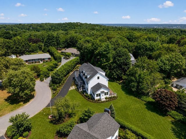 11 Viking Road, Winchester, MA 01890