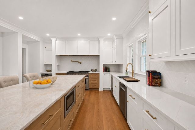 11 Viking Road, Winchester, MA 01890