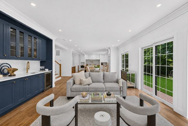 11 Viking Road, Winchester, MA 01890