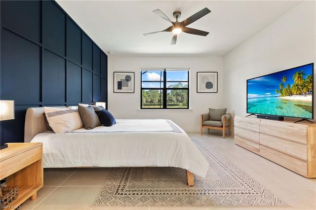 10494 Ventana LN, Naples, FL 34120