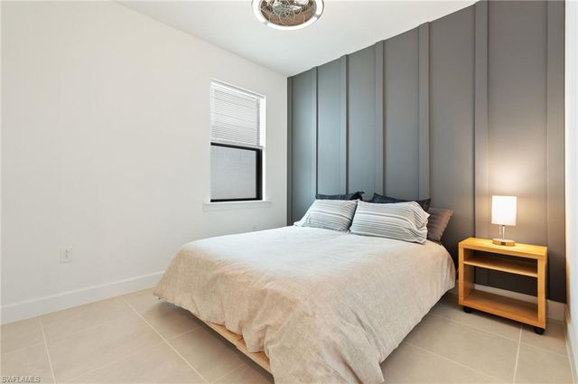 10494 Ventana LN, Naples, FL 34120