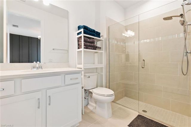 10494 Ventana LN, Naples, FL 34120