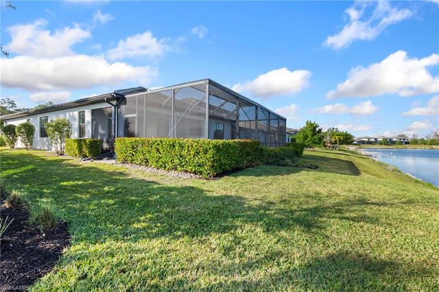 10494 Ventana LN, Naples, FL 34120