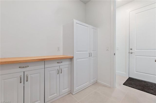 10494 Ventana LN, Naples, FL 34120