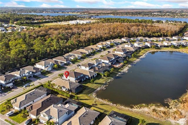 10494 Ventana LN, Naples, FL 34120