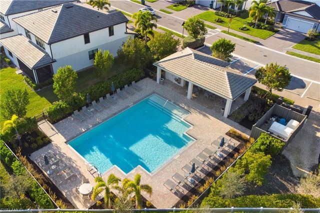 10494 Ventana LN, Naples, FL 34120