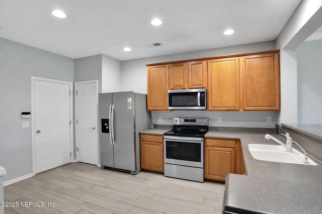 11194 CAMPFIELD Circle, Jacksonville, FL 32256