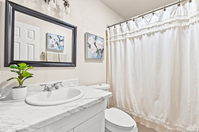 7410 Oak Marsh, Live Oak, TX 78233