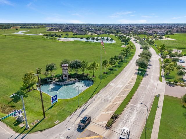 4714 Breezewood Drive, Rosenberg, TX 77471