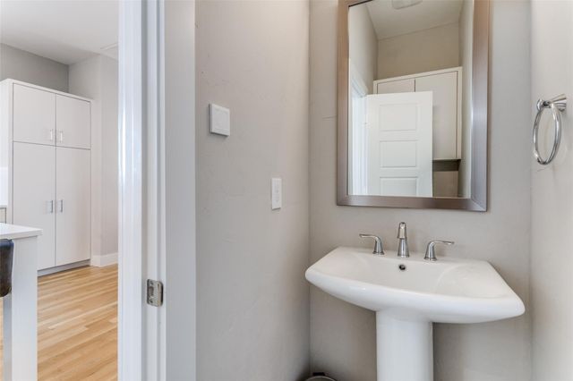 1932 Landon Lane, Dallas, TX 75204