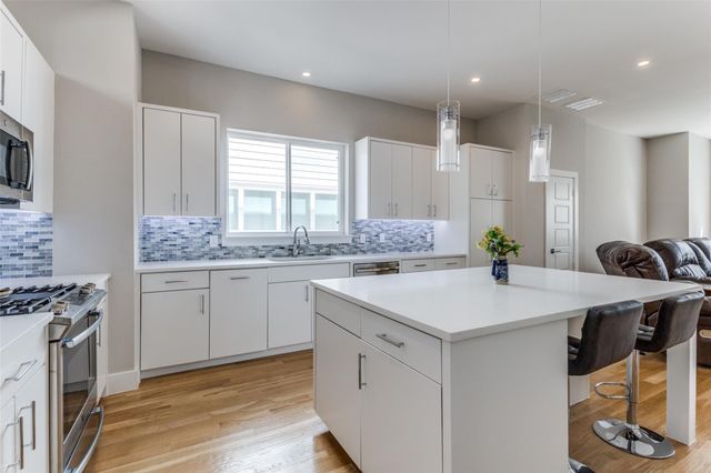 1932 Landon Lane, Dallas, TX 75204