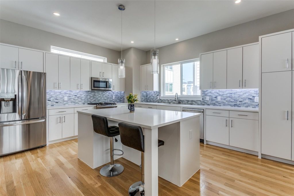 1932 Landon Lane, Dallas, TX 75204