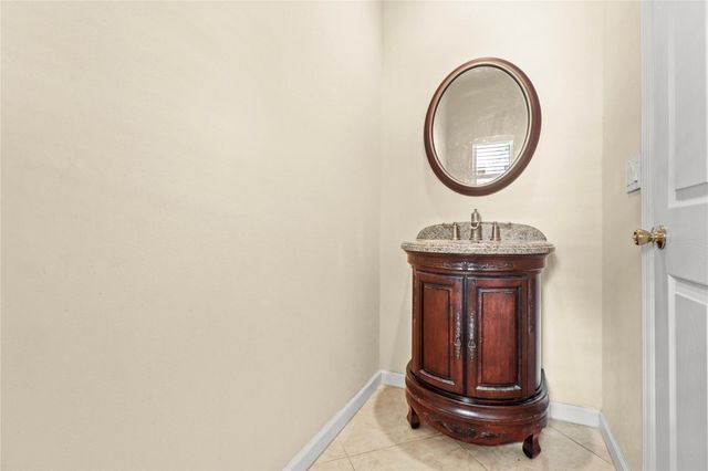 37 SE 3rd Avenue, Hallandale Beach, FL 33009