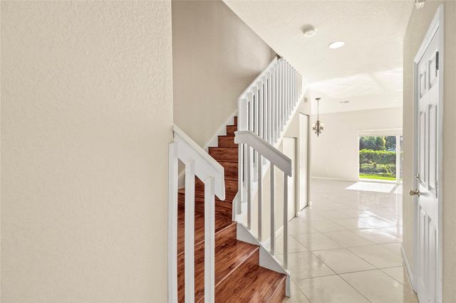 37 SE 3rd Avenue, Hallandale Beach, FL 33009