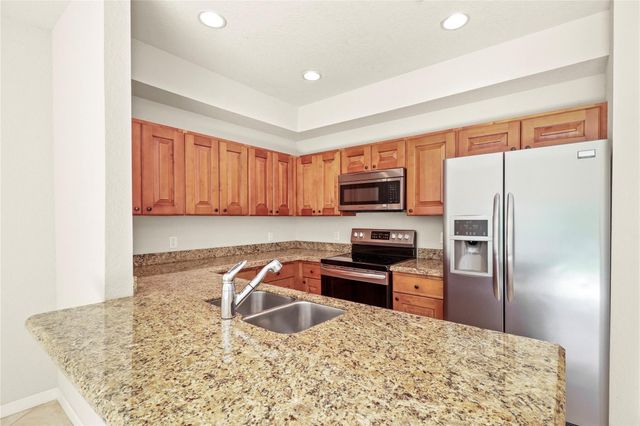 37 SE 3rd Avenue, Hallandale Beach, FL 33009