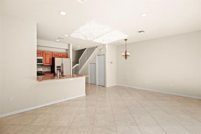 37 SE 3rd Avenue, Hallandale Beach, FL 33009