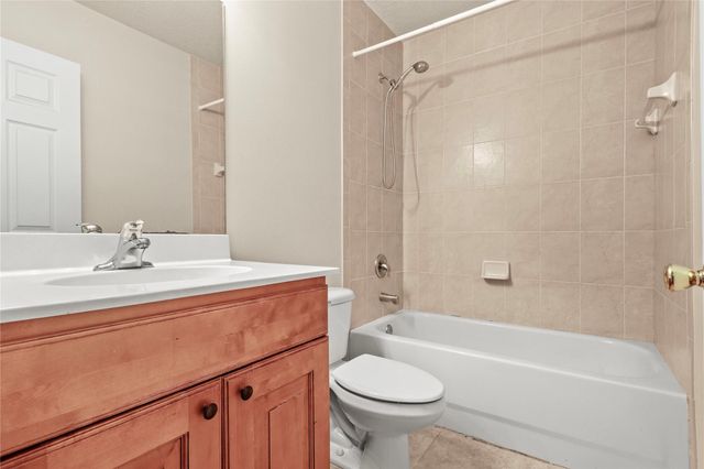 37 SE 3rd Avenue, Hallandale Beach, FL 33009