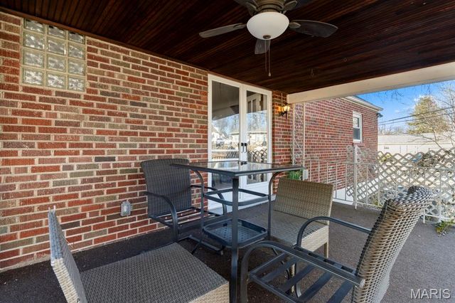 9056 McNulty Drive, St Louis, MO 63114