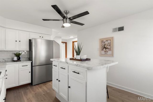 9056 McNulty Drive, St Louis, MO 63114